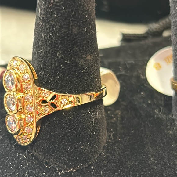 Three Cubic Zirconia Ring-Boutique sz 7, 8, or 9 - Picture 5 of 5
